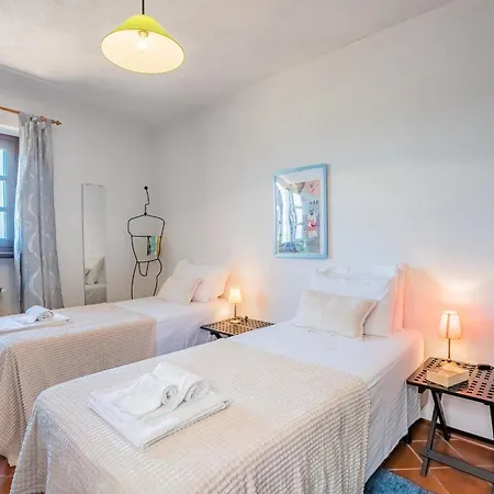 Monforte Panoramic Lighthouse Appartement Monforte dʼAlba