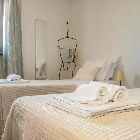 Monforte Panoramic Lighthouse Appartement Monforte dʼAlba